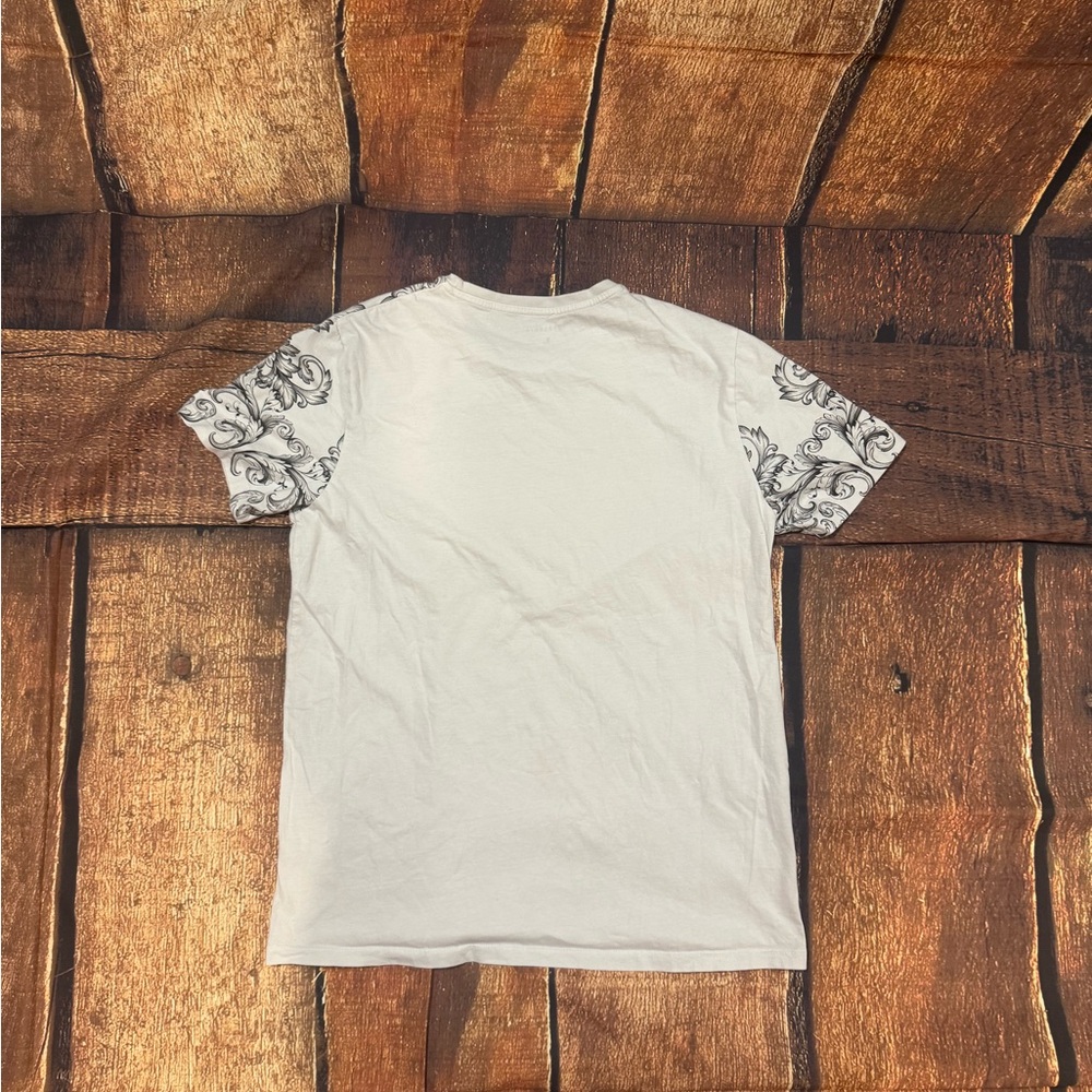 Terranova | White and Black Floral Design Tee | Men’s Large Fits Like a Small - Picture 2 of 3